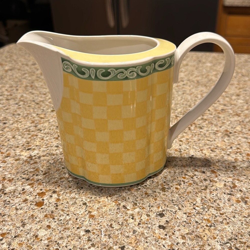 Like New Villeroy & Boch Switch Summerhouse 5” Pitcher.  Beautiful Yello…